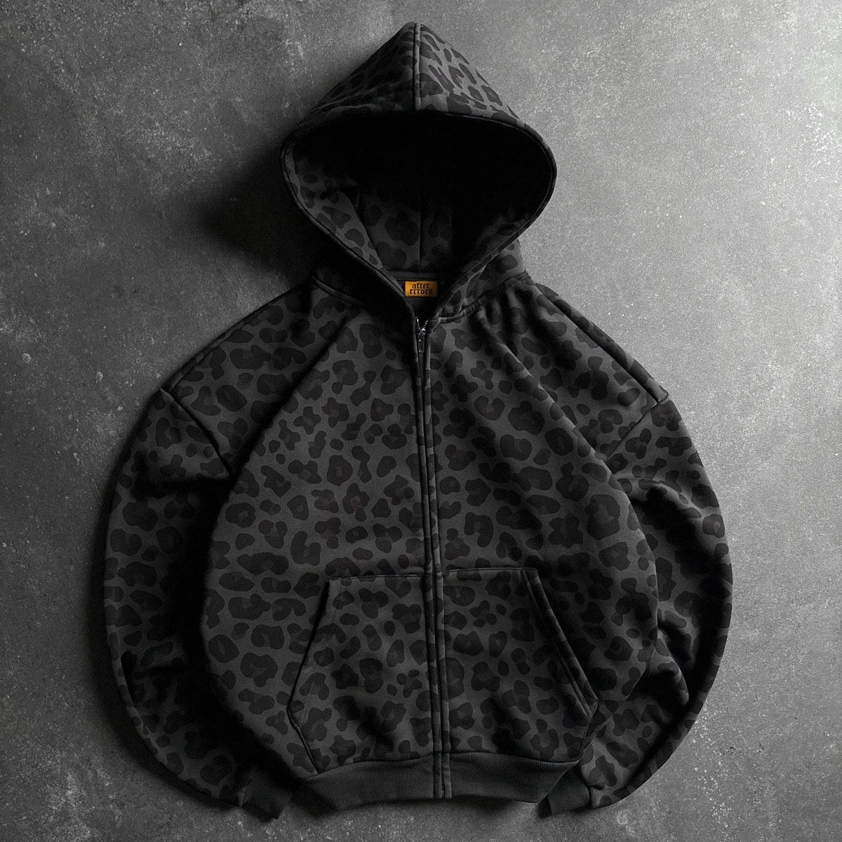 LEO ZIP HOODIE
